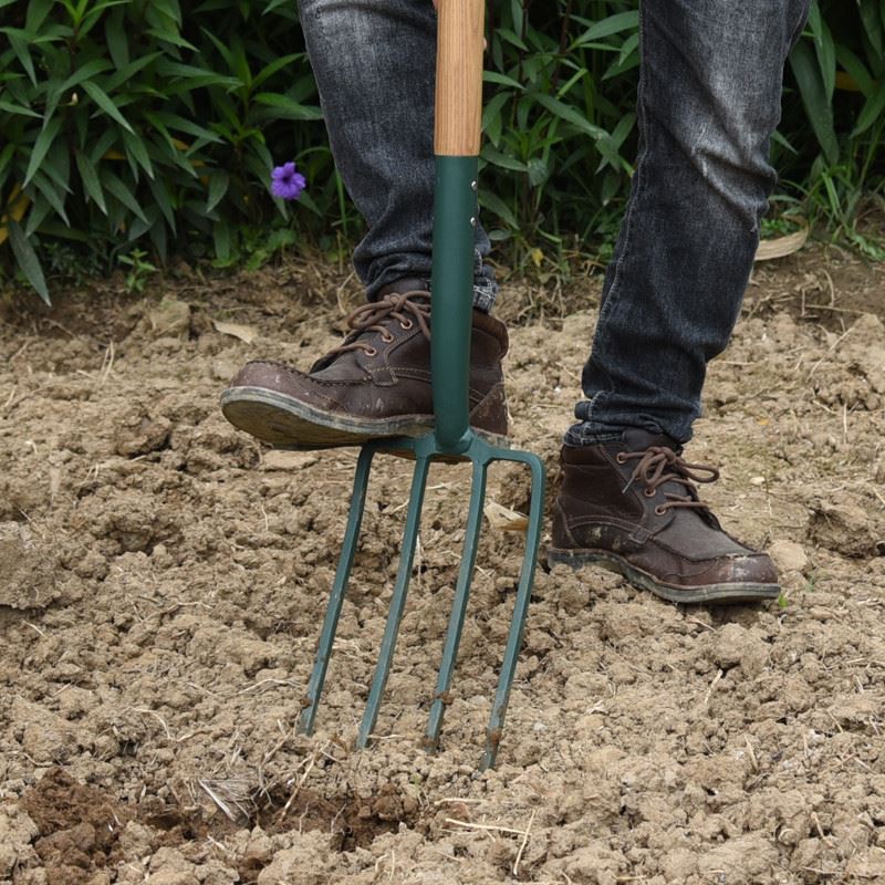 product-1-1 carbon steel 4 tine fork