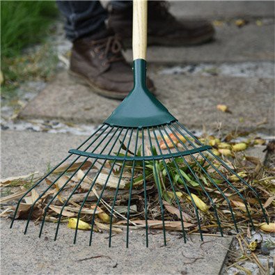 Steel Tine Leaf Rake head scene