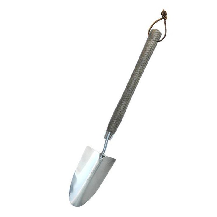 Záhradná stierka s dlhou rukoväťou